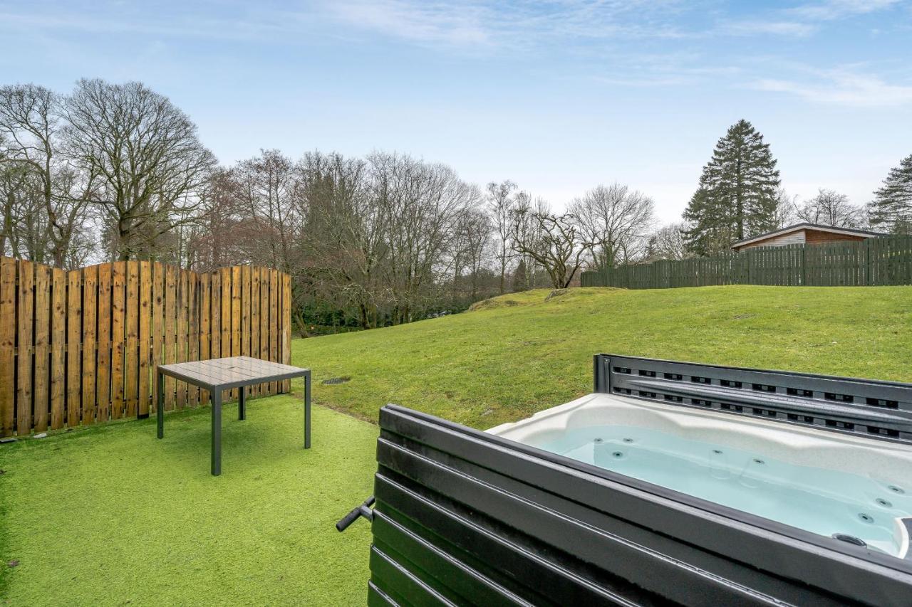 Yew - Woodland Cottages Bowness-on-Windermere Extérieur photo