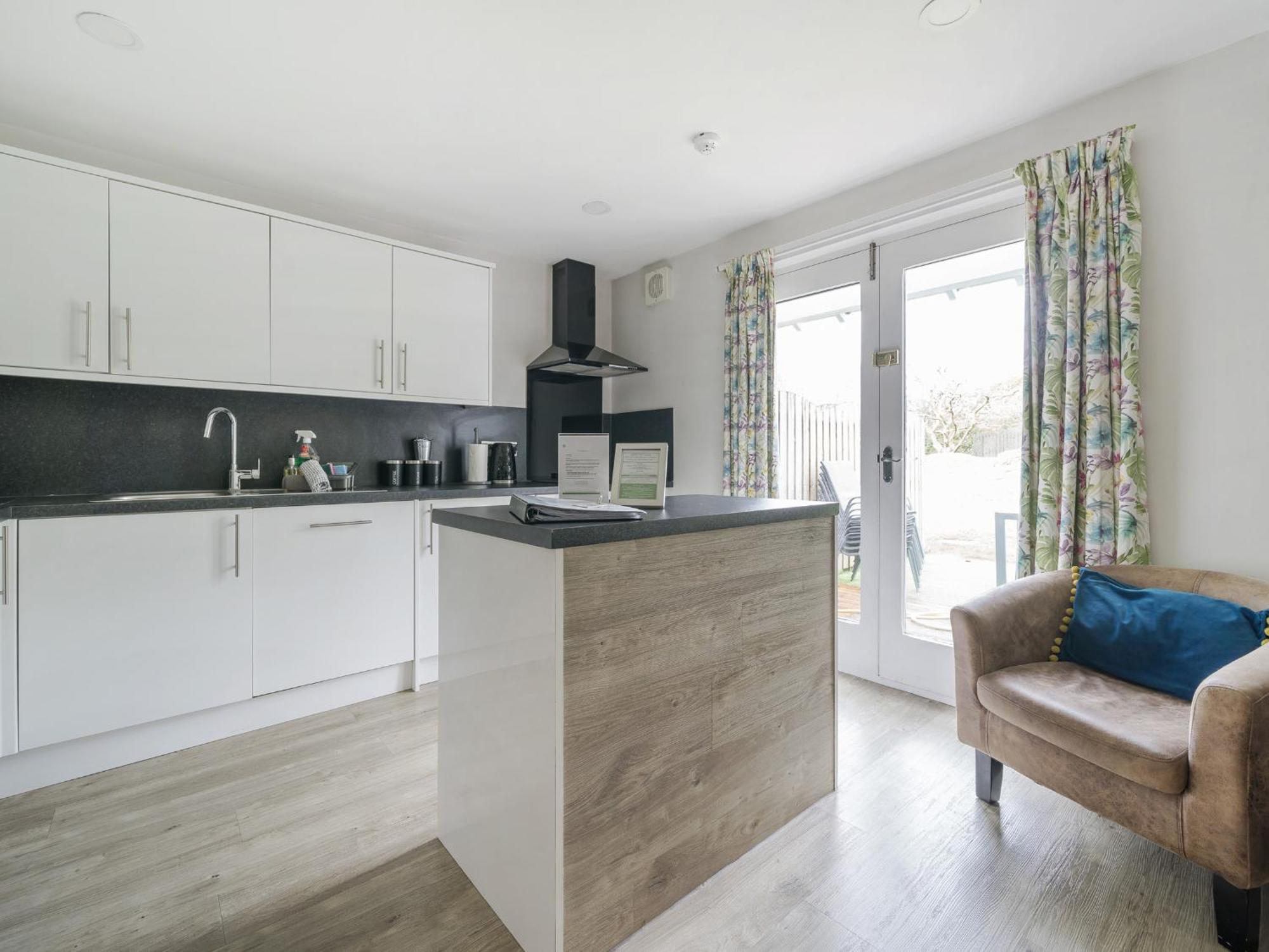 Yew - Woodland Cottages Bowness-on-Windermere Extérieur photo