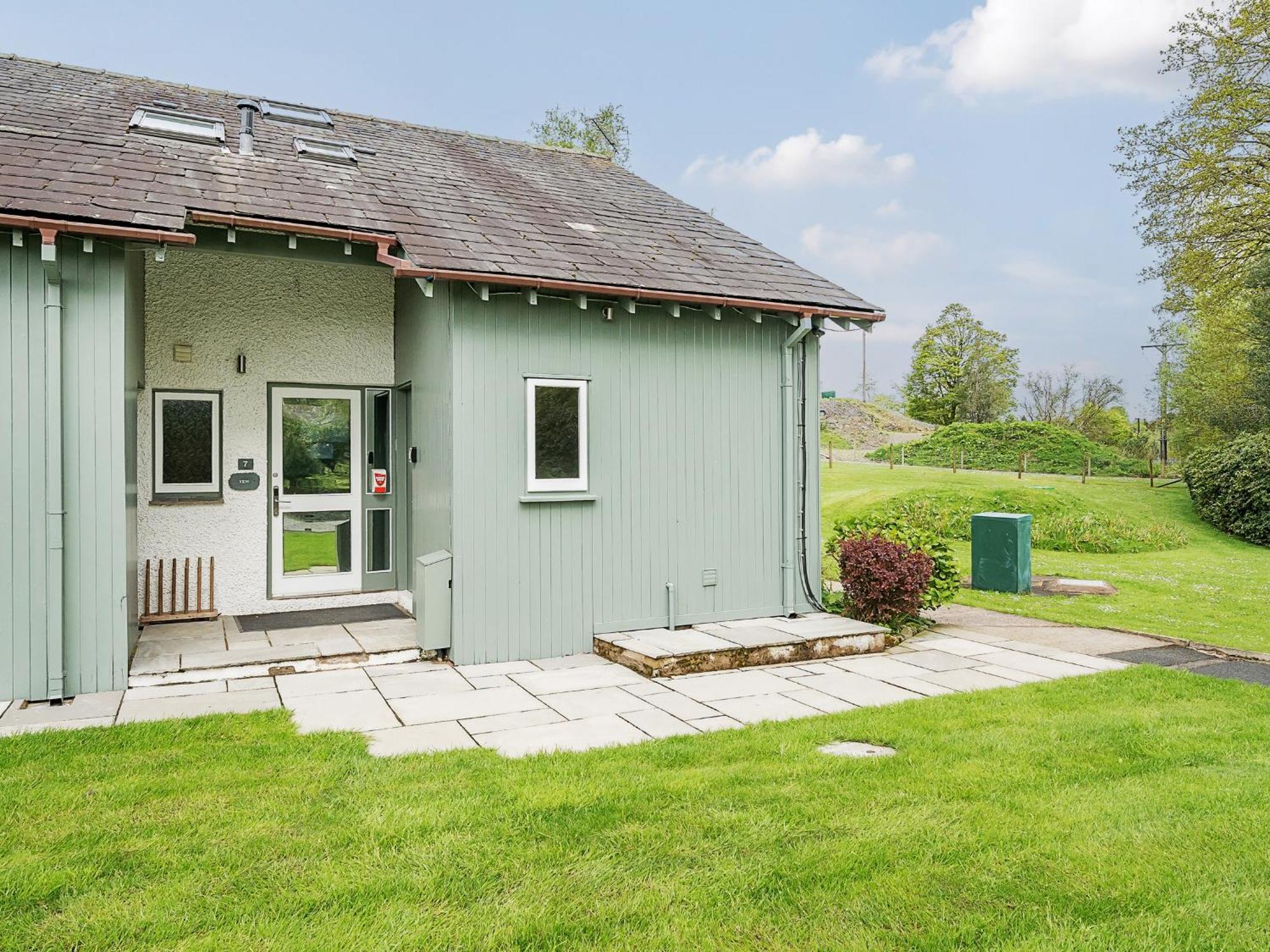 Yew - Woodland Cottages Bowness-on-Windermere Extérieur photo